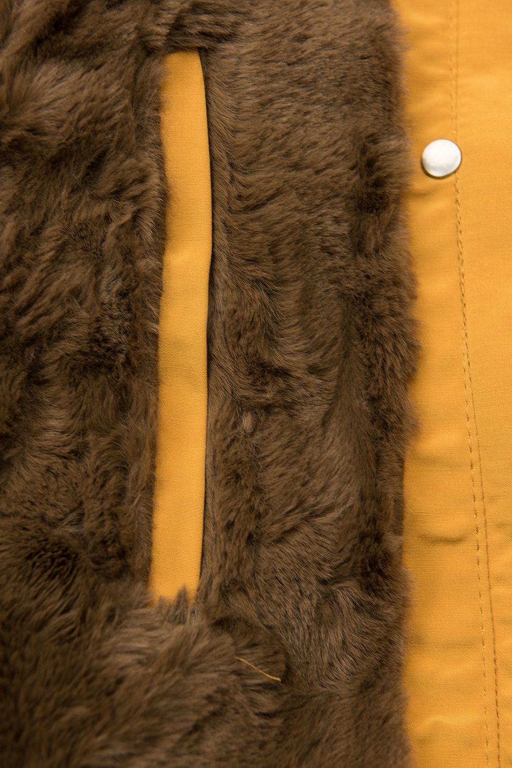 Rumena zimska parka z rjavim plišem
