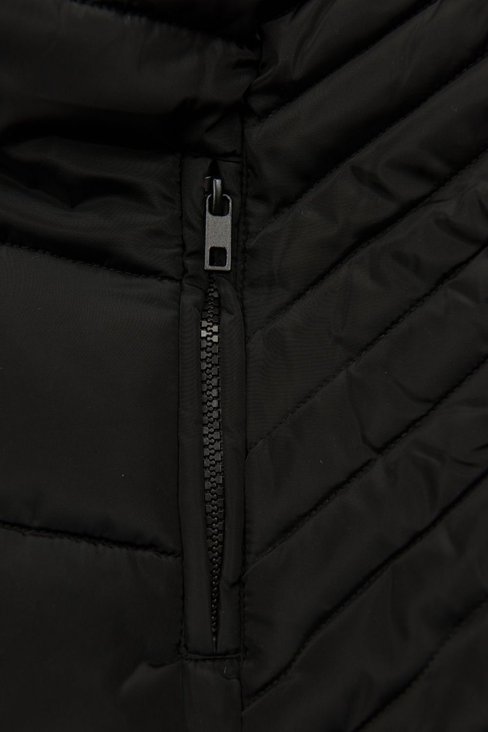 Prešíta zimska bunda črna