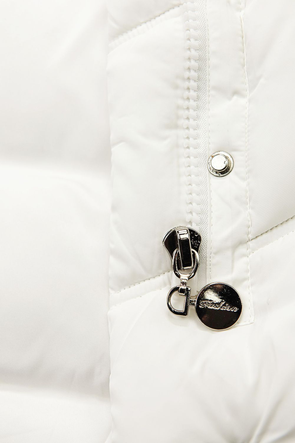 Zimska jakna s pasom in krznom bela