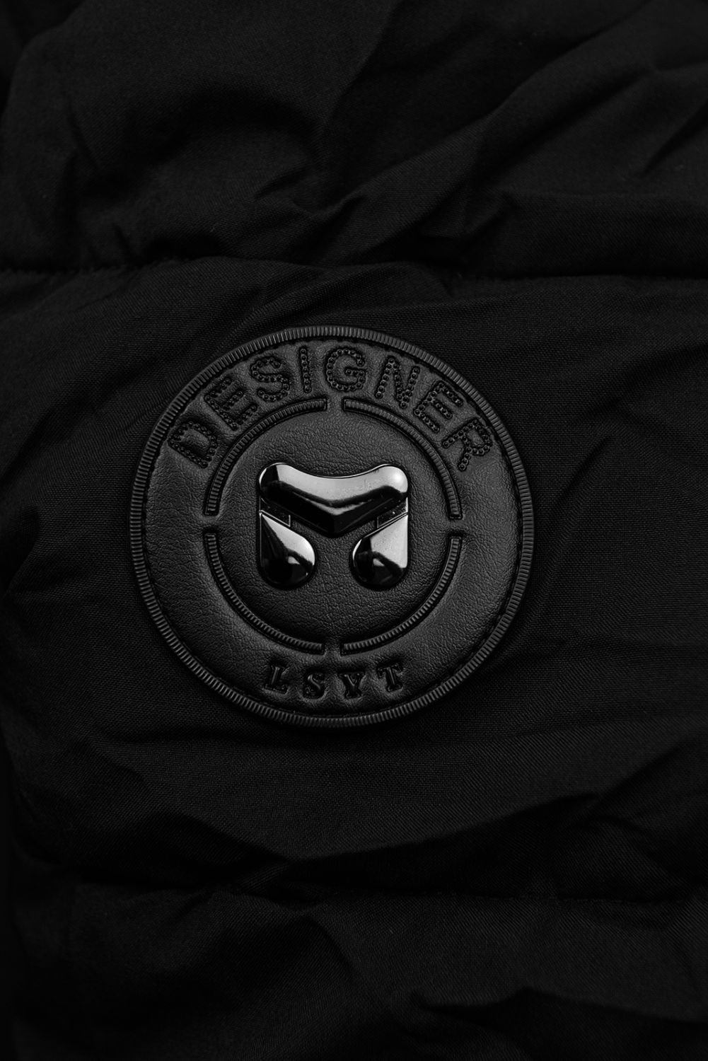 Ženska zimska jakna s kapuco črna DESIGN