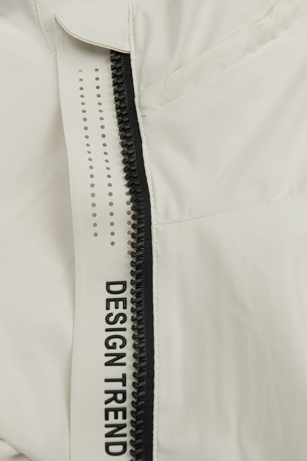 Ženska prehodna jakna s kapuco ecru