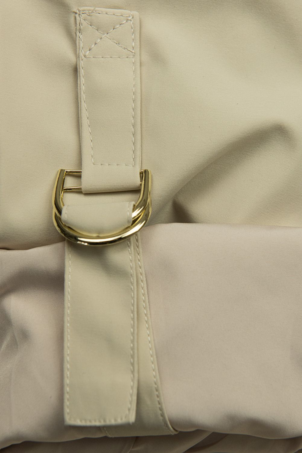 Ženska parka z zlatimi detajli bež