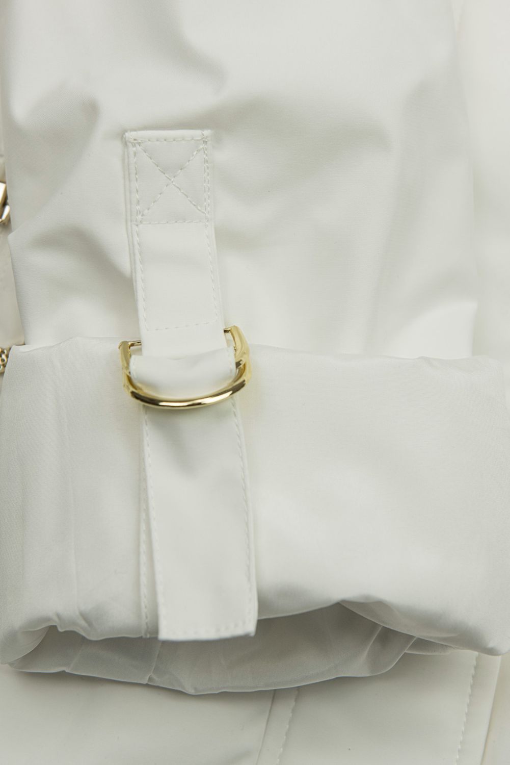 Ženska parka z zlatimi detajli bela