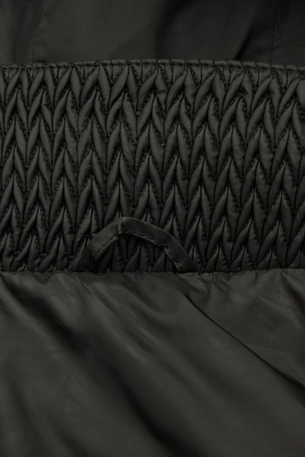 Prešita ženska pomladna jakna do pasu črna