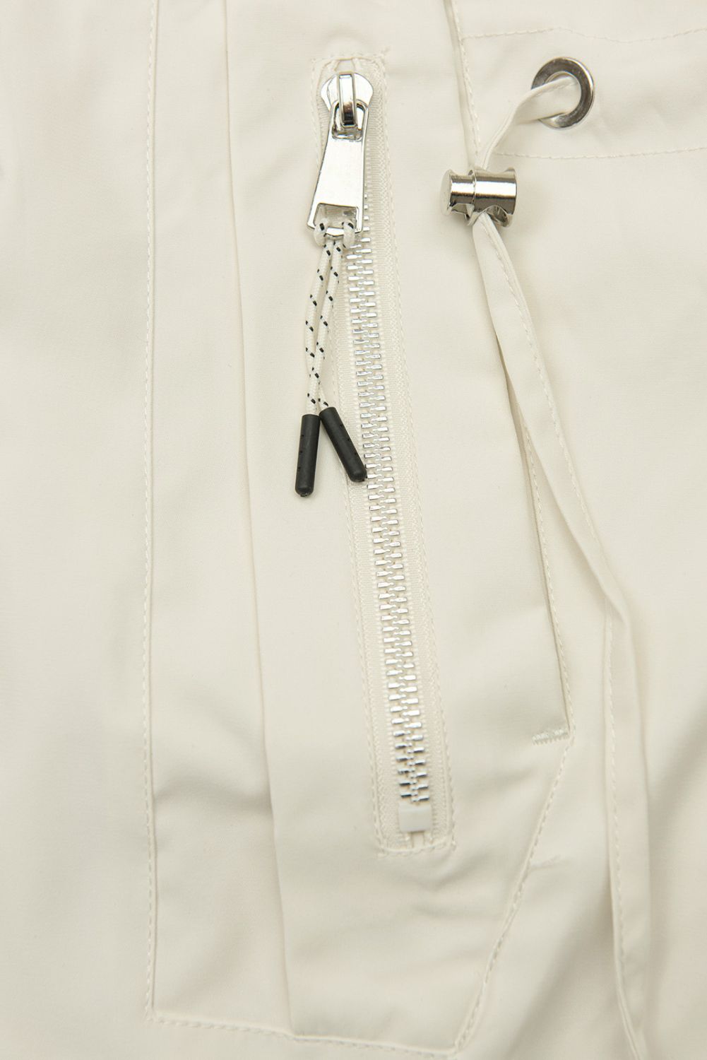 Podaljšana parka s potiskom v kapuci