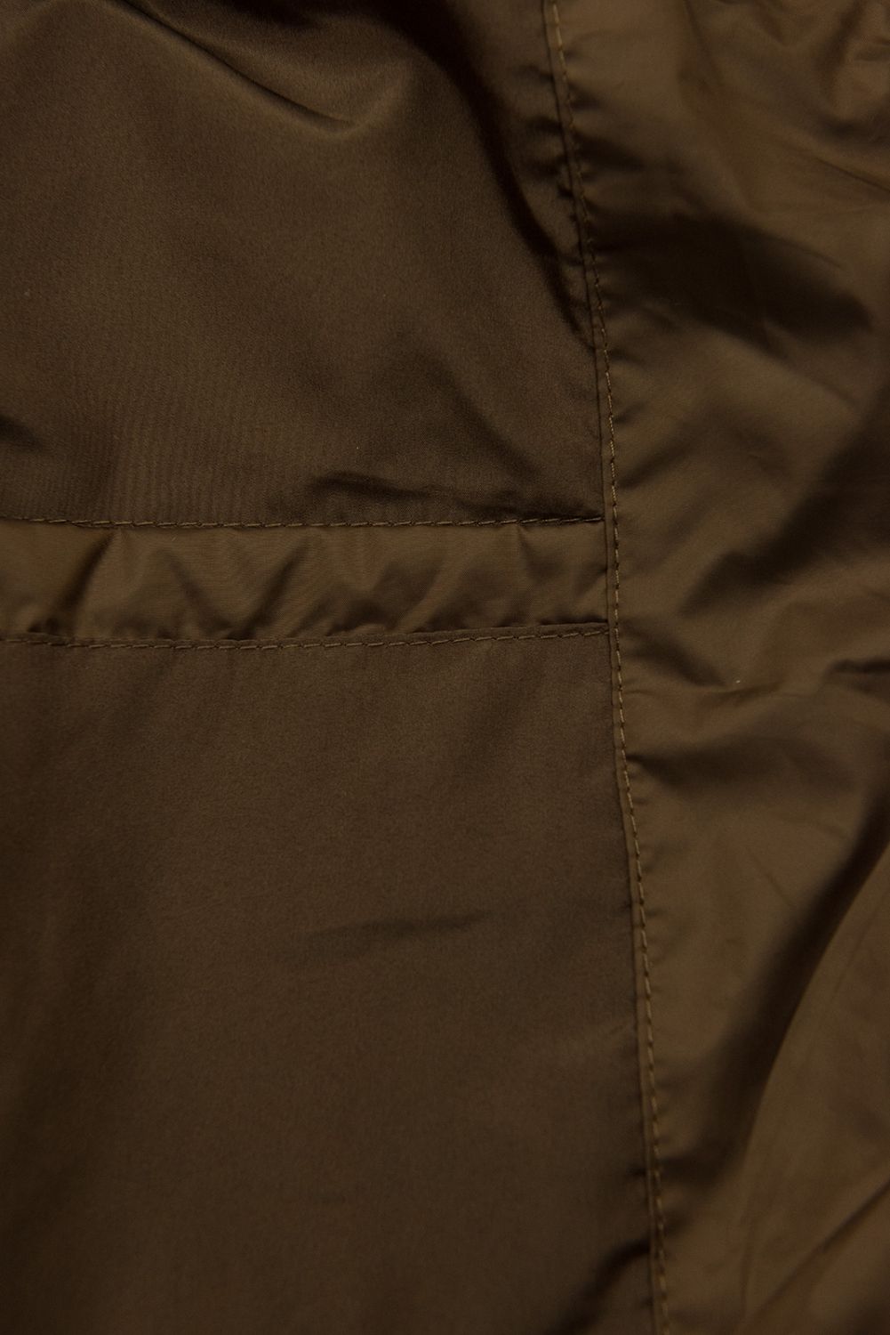 Ženska prehodna jakna s pletenimi rokavi rjava