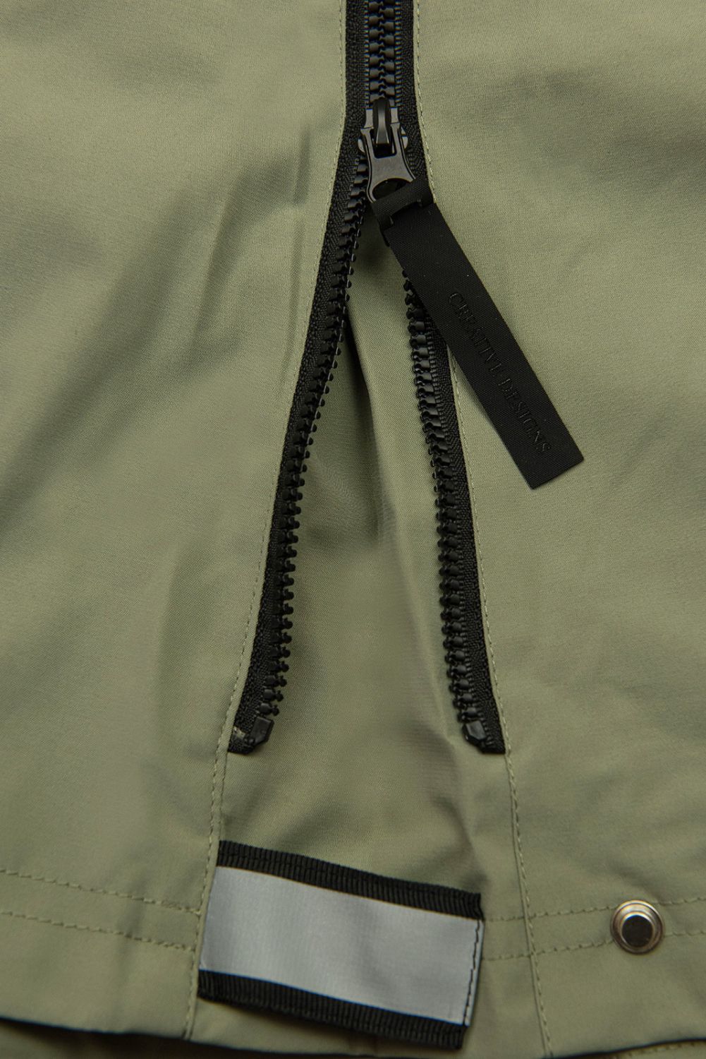 Ženska prehodna parka s snemljivo kapuco olivno zelena