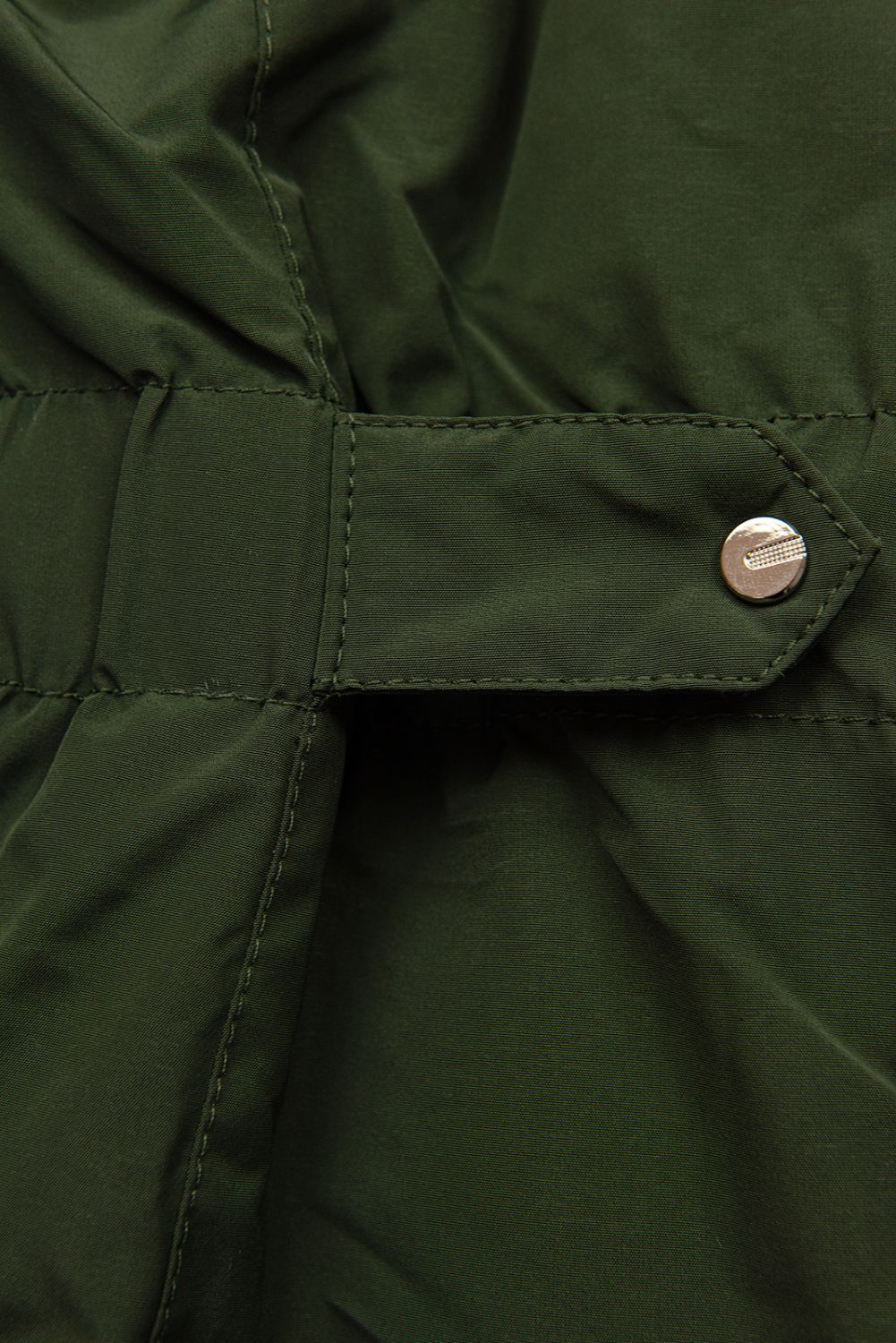 Daljša parka s krznom temno zelena/bež