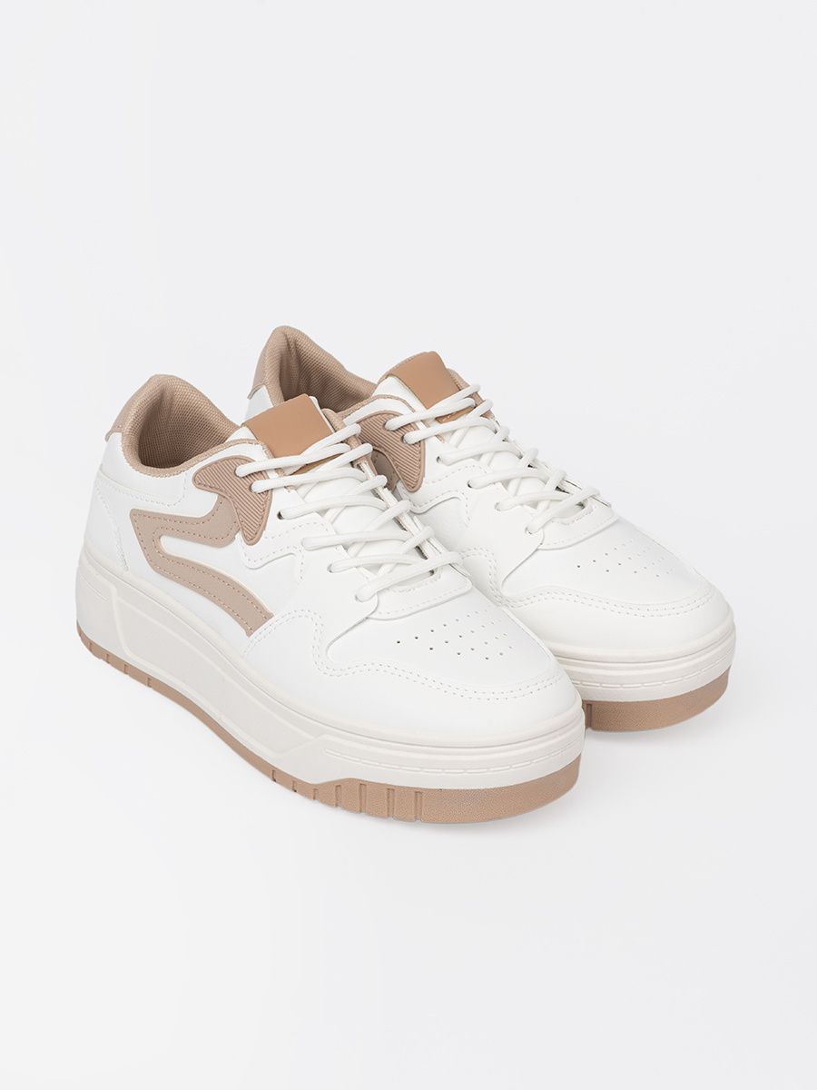 Belo-bežni sneakersi na platformi