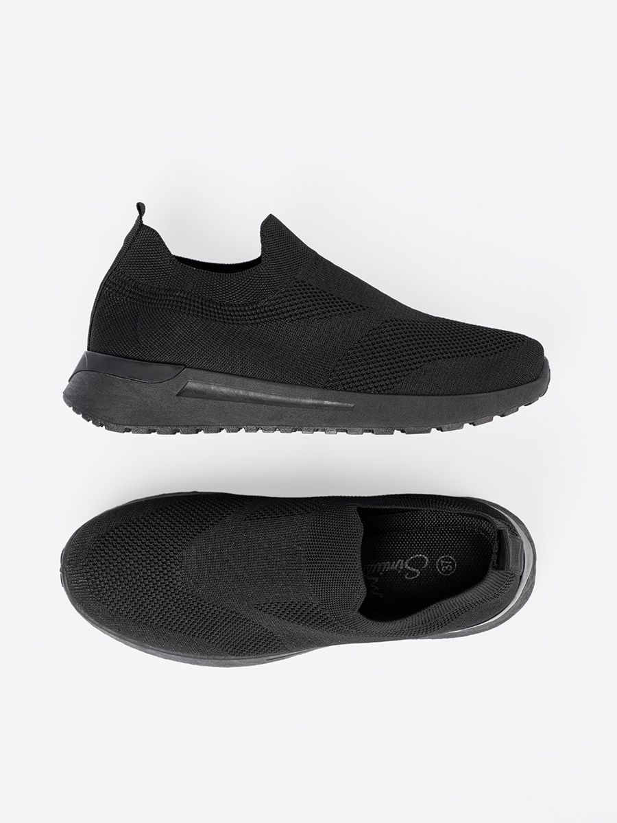Črne slip-on teniske
