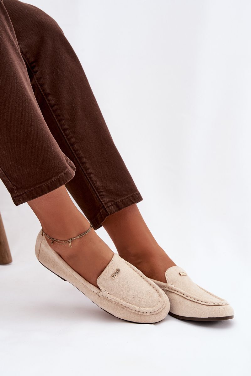 Bež mokasini iz umetnega semiša z zlatim detajlom