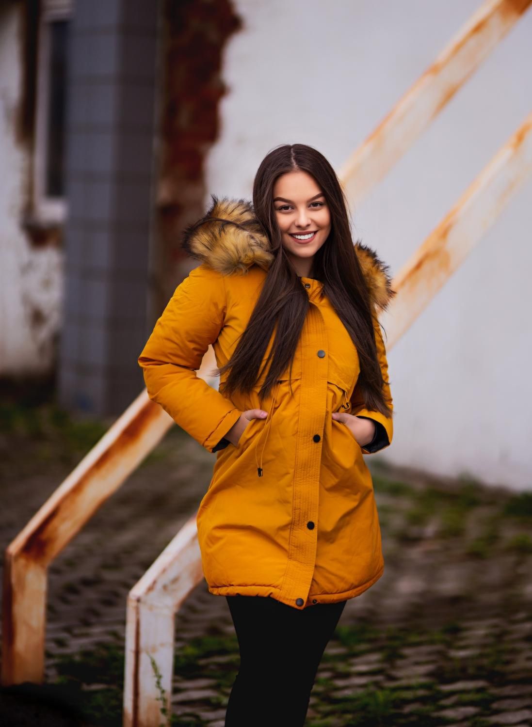 Rumena-črna obojestranska zimska bunda