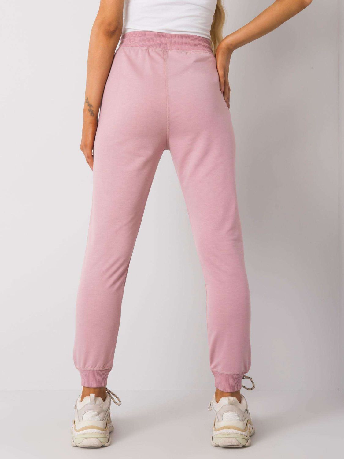 Roza dres joggerji
