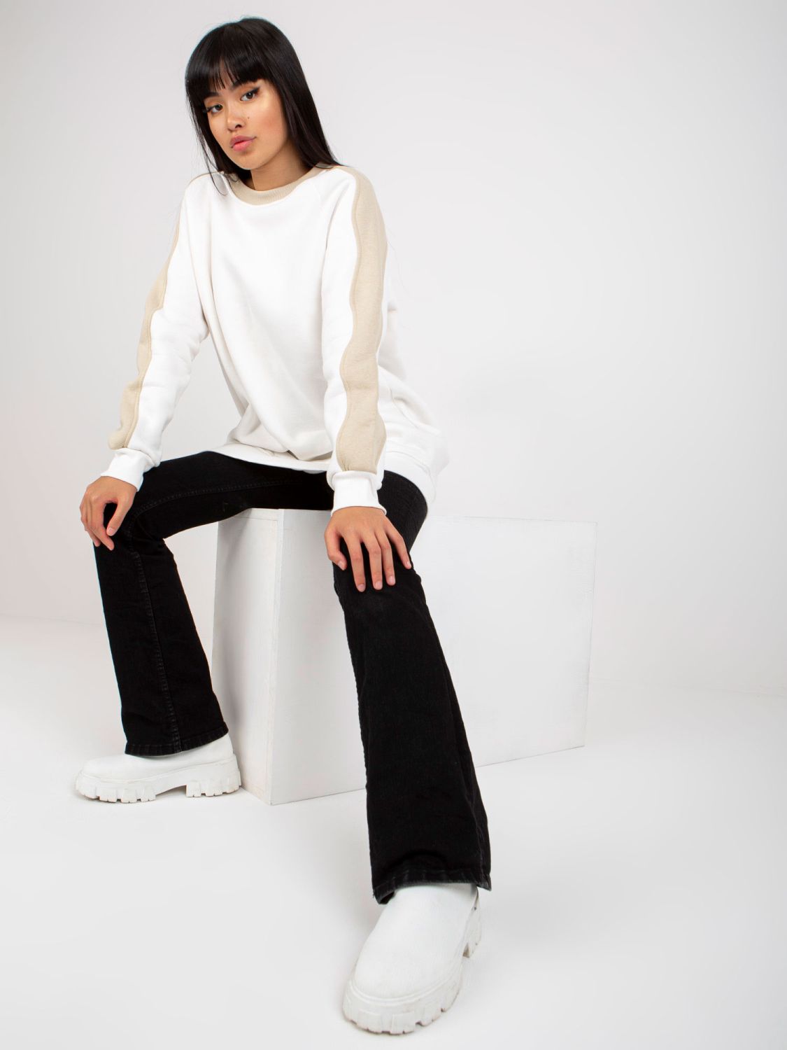 Bela-bežna oversize majica RUE PARIS
