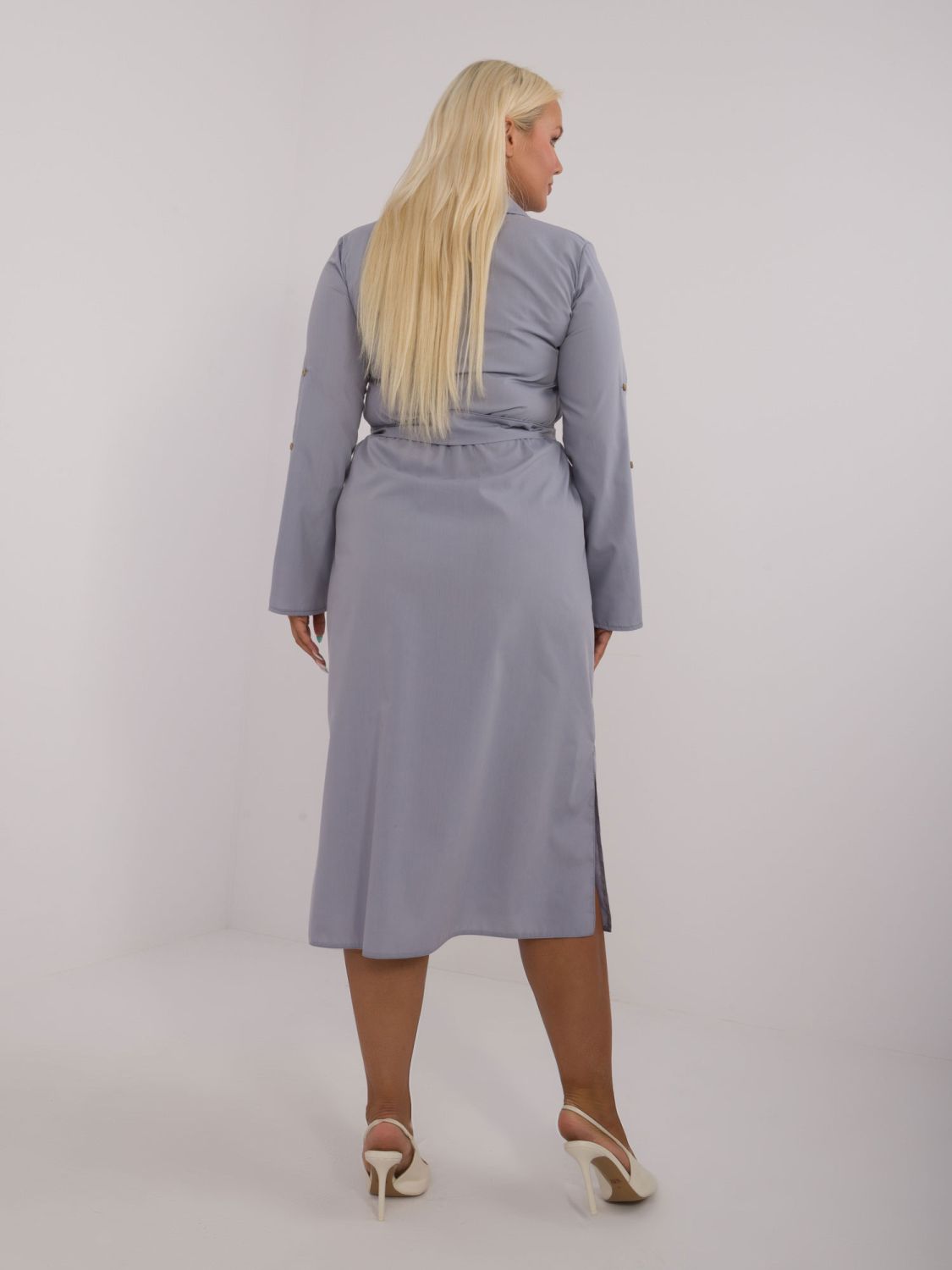 Elegantna siva obleka z dolgimi rokavi