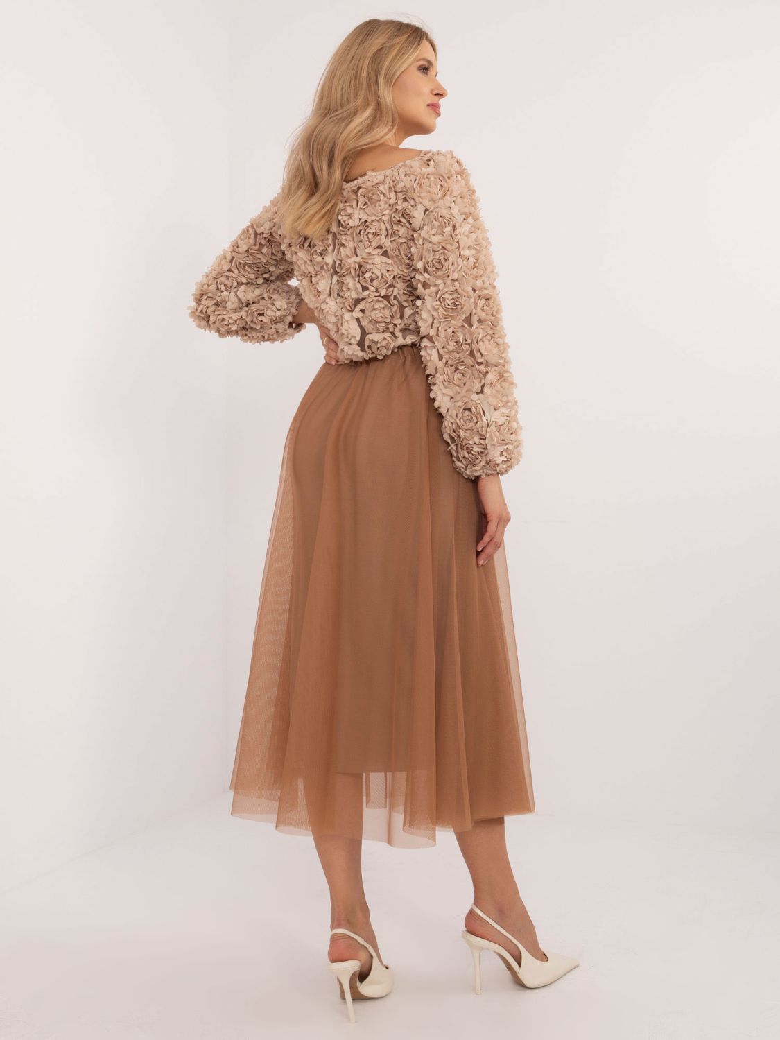 Midi tila krilo v camel barvi