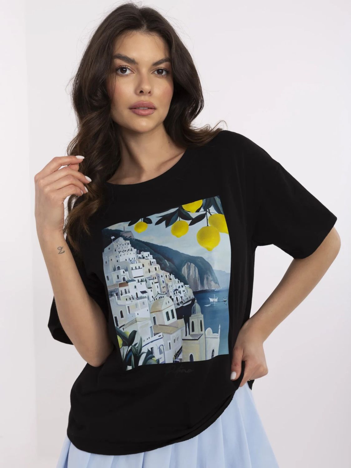 Stilska črna majica s potiskom