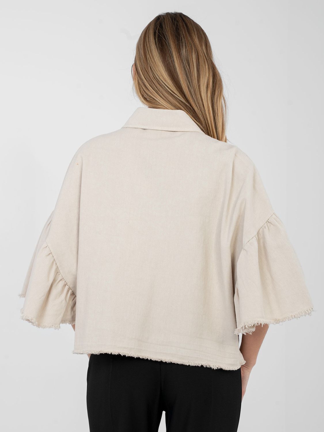 Bež kratka jeans jakna z volančki