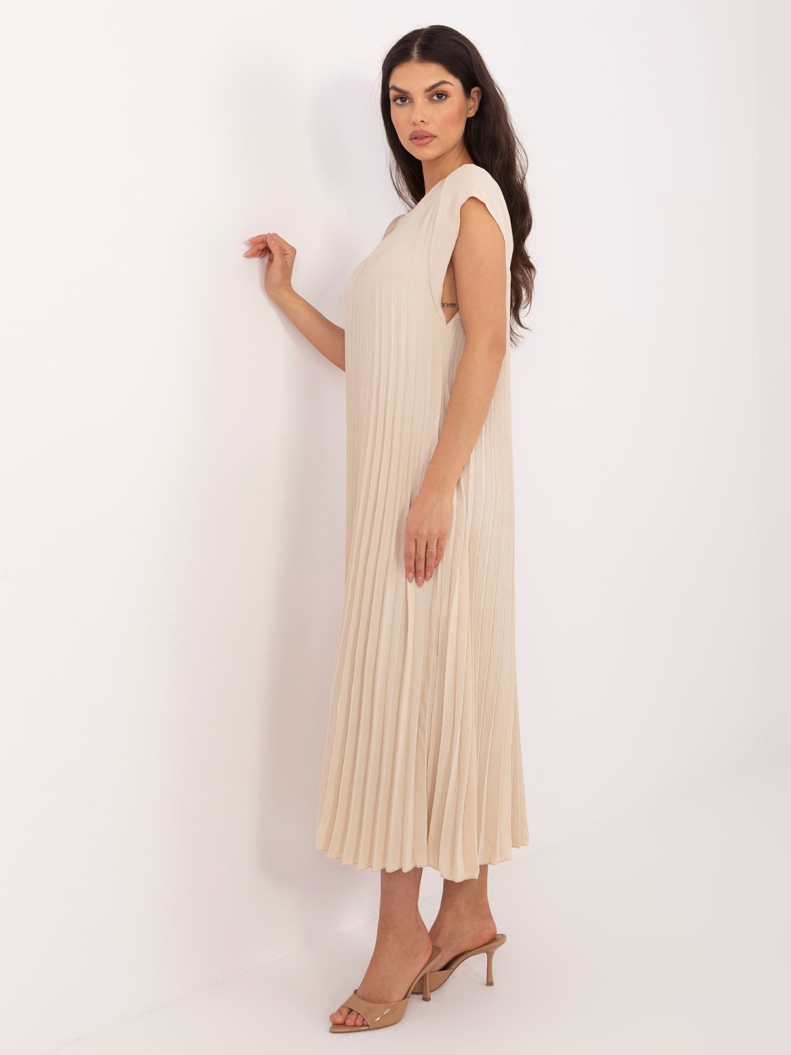 Bež midi koktajl obleka z žepi