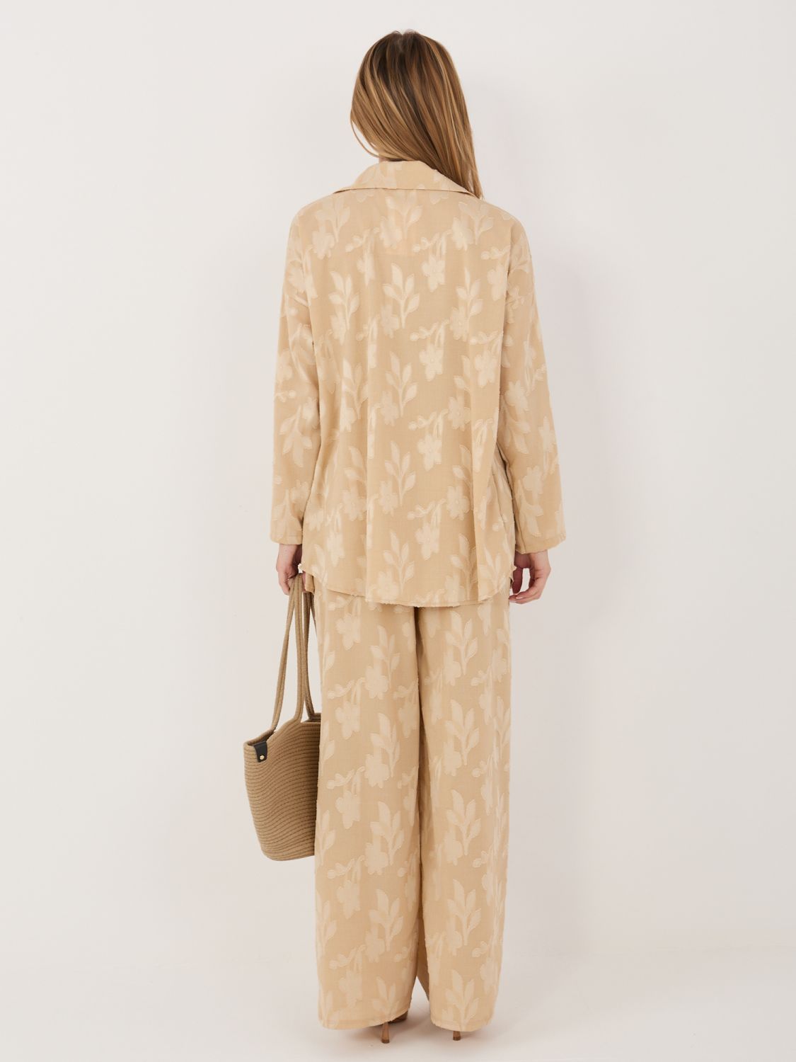 Bež komplet iz viskoze s srajco in hlačami