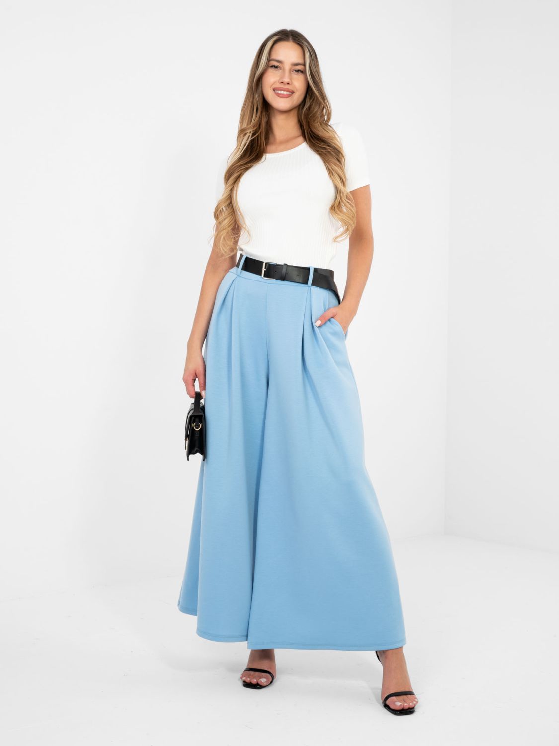 Bela rebrasta bombažna bluza s kratkimi rokavi