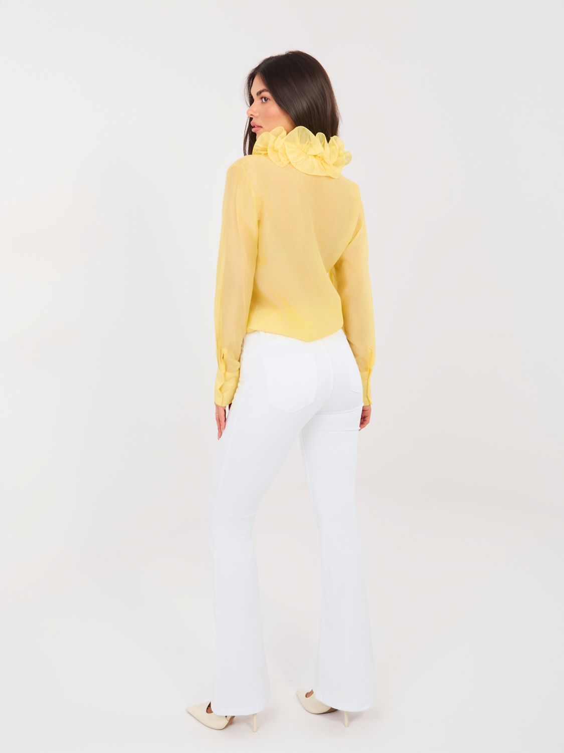 Bele široke kavbojke z visokim pasom