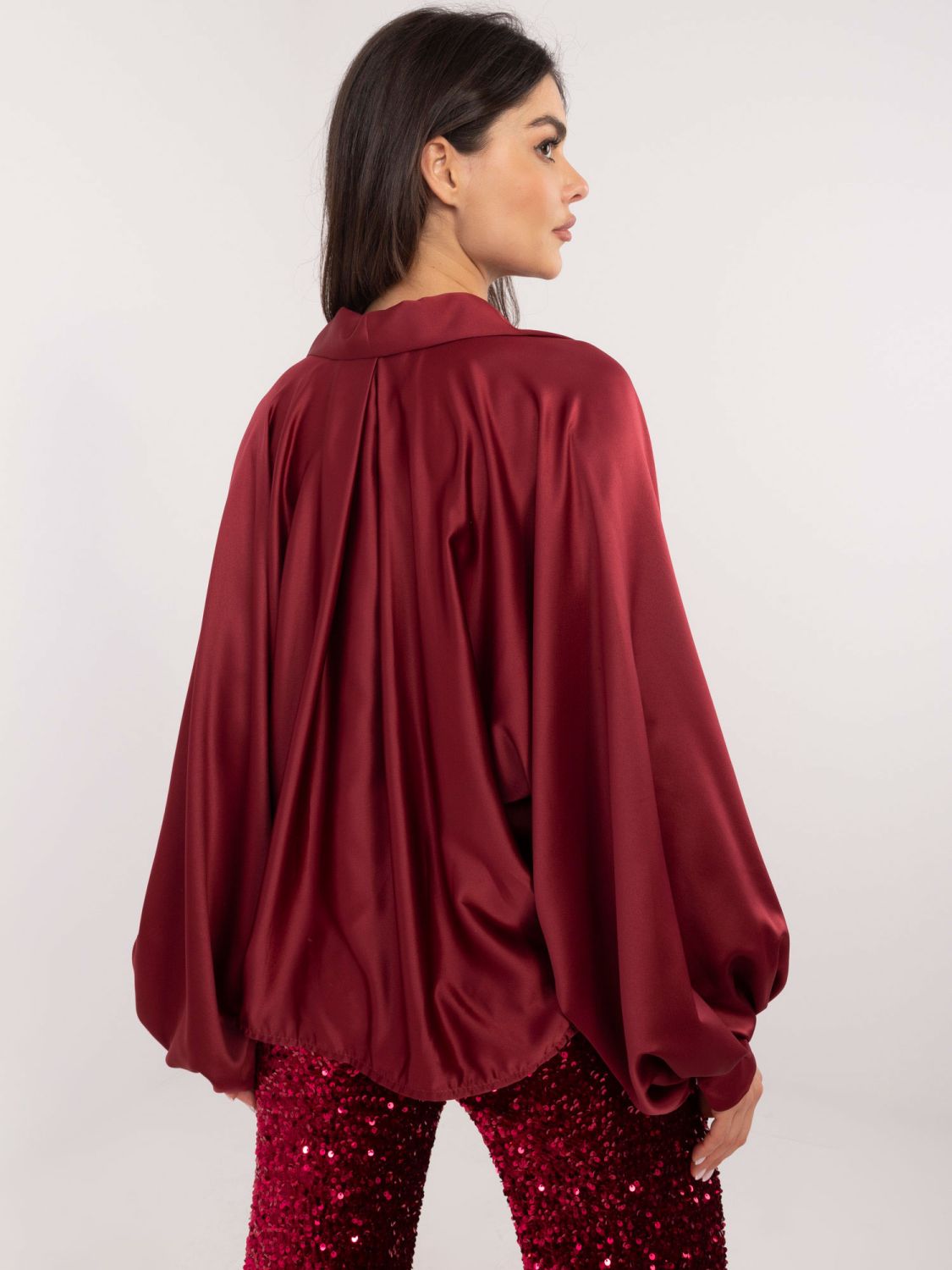 Elegantna bordo srajca z gumbi