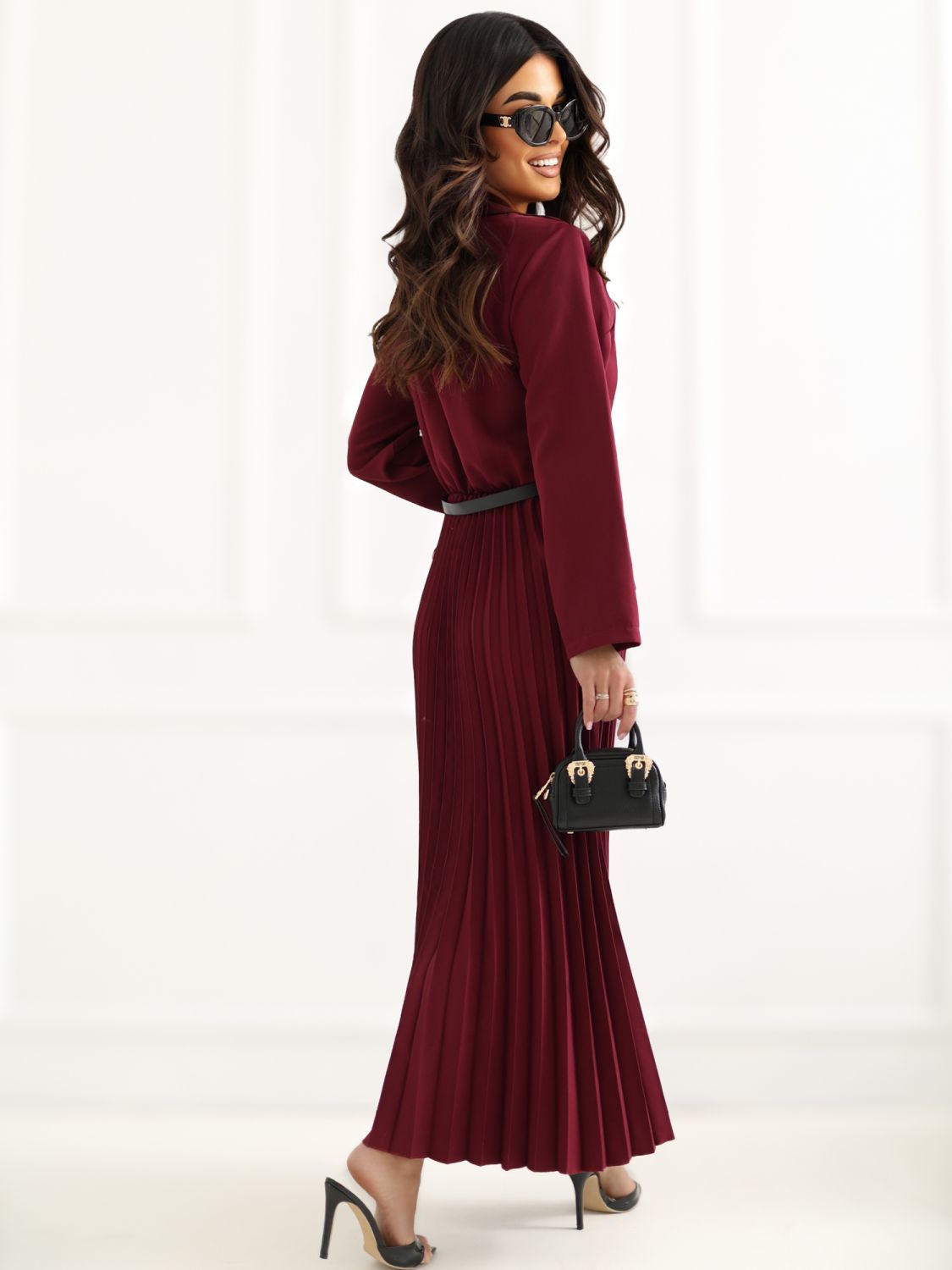 Elegantna bordo midi obleka s pasom