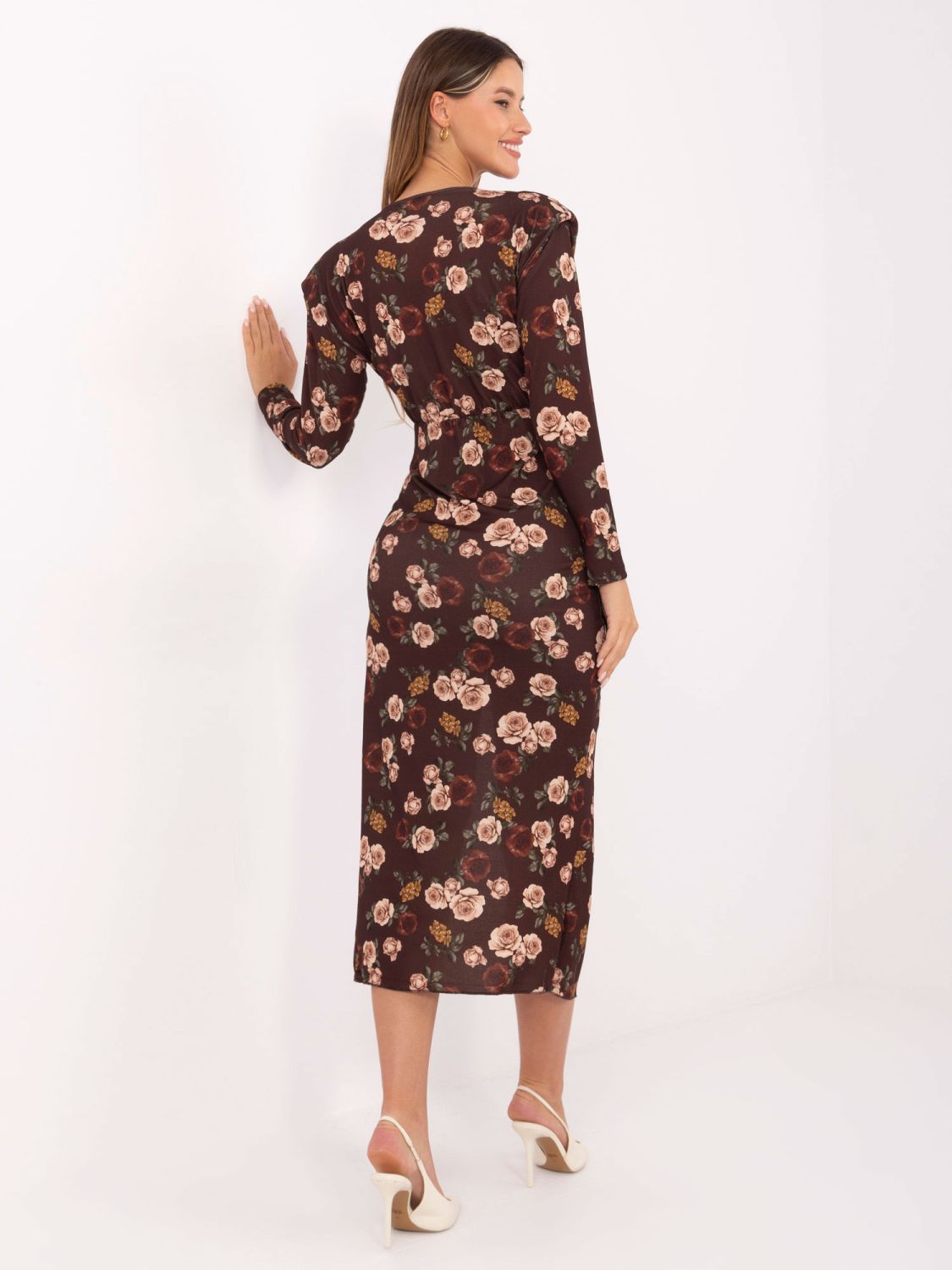 Rjava midi obleka s cvetličnim vzorcem in preklopnim izrezom
