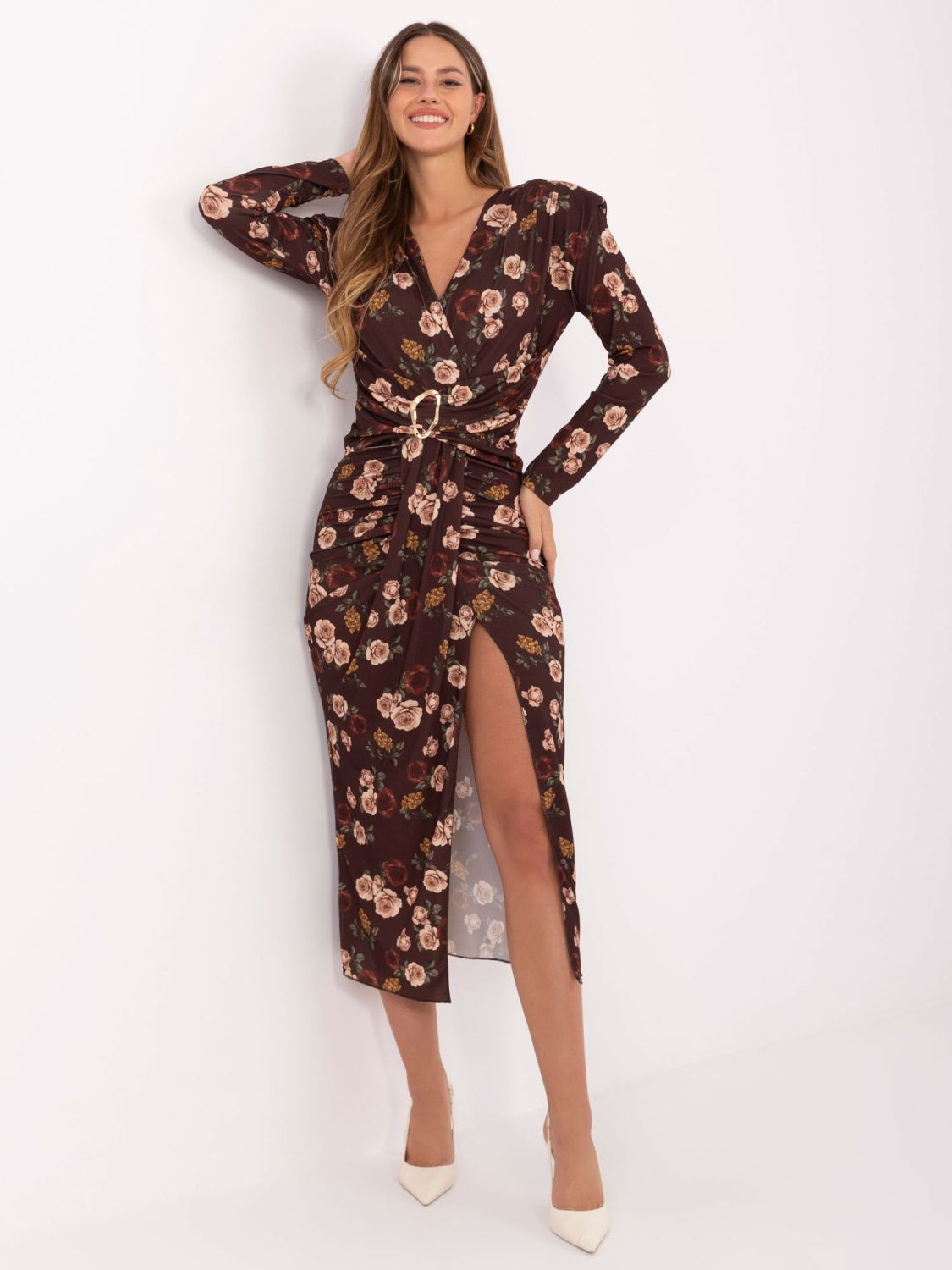 Rjava midi obleka s cvetličnim vzorcem in preklopnim izrezom