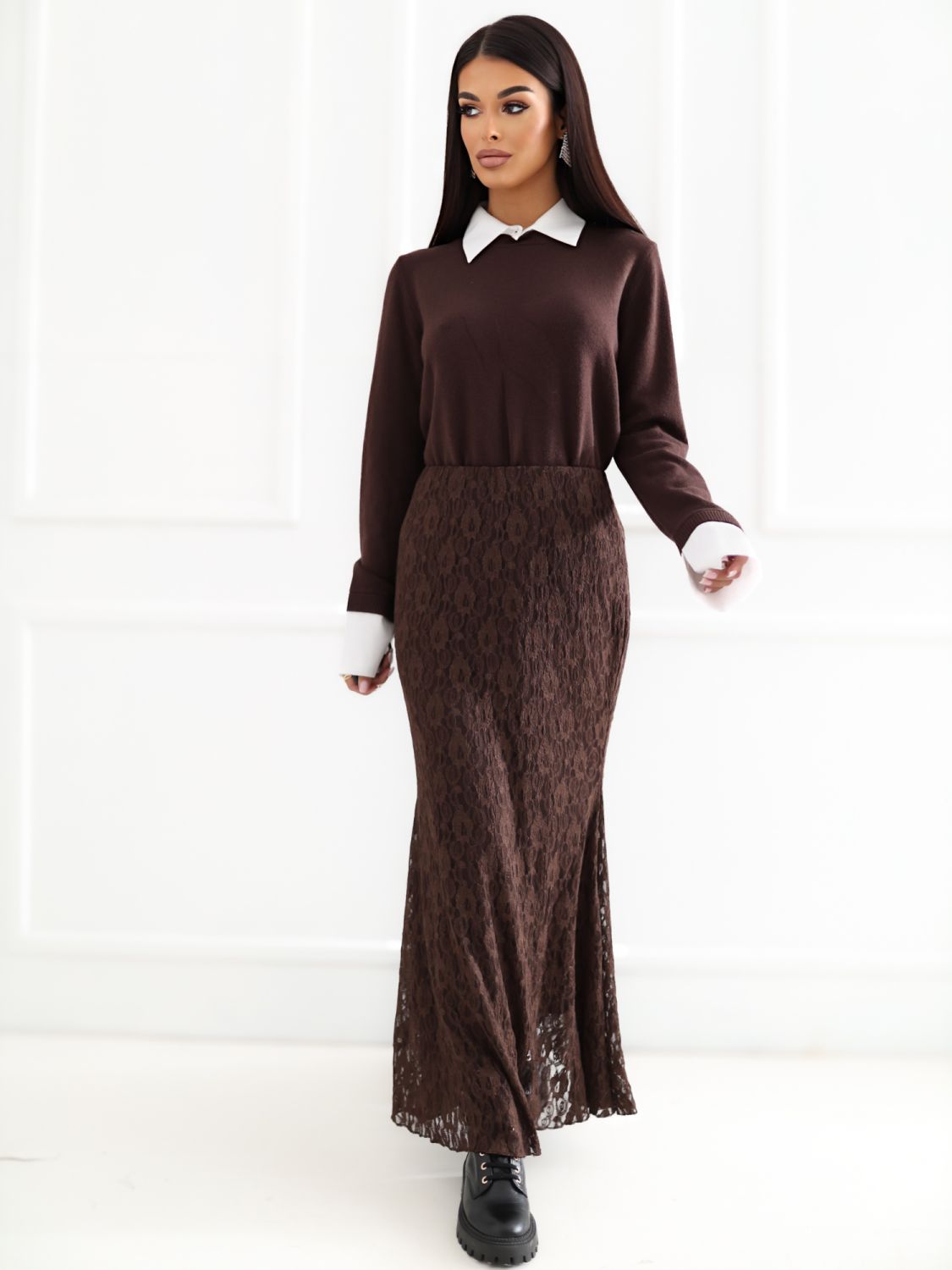 Eleganten rjav polo pulover