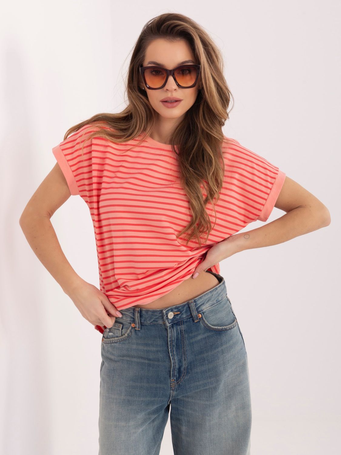 Oranžna črtasta majica s kratkimi rokavi