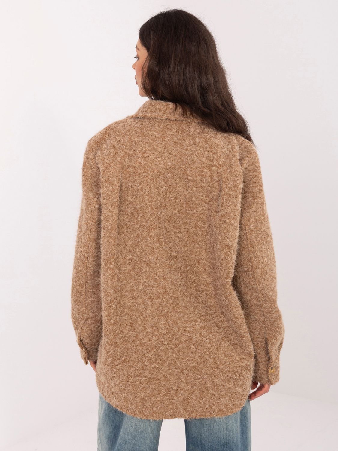 Elegantna camel jakna z ovratnikom in žepi