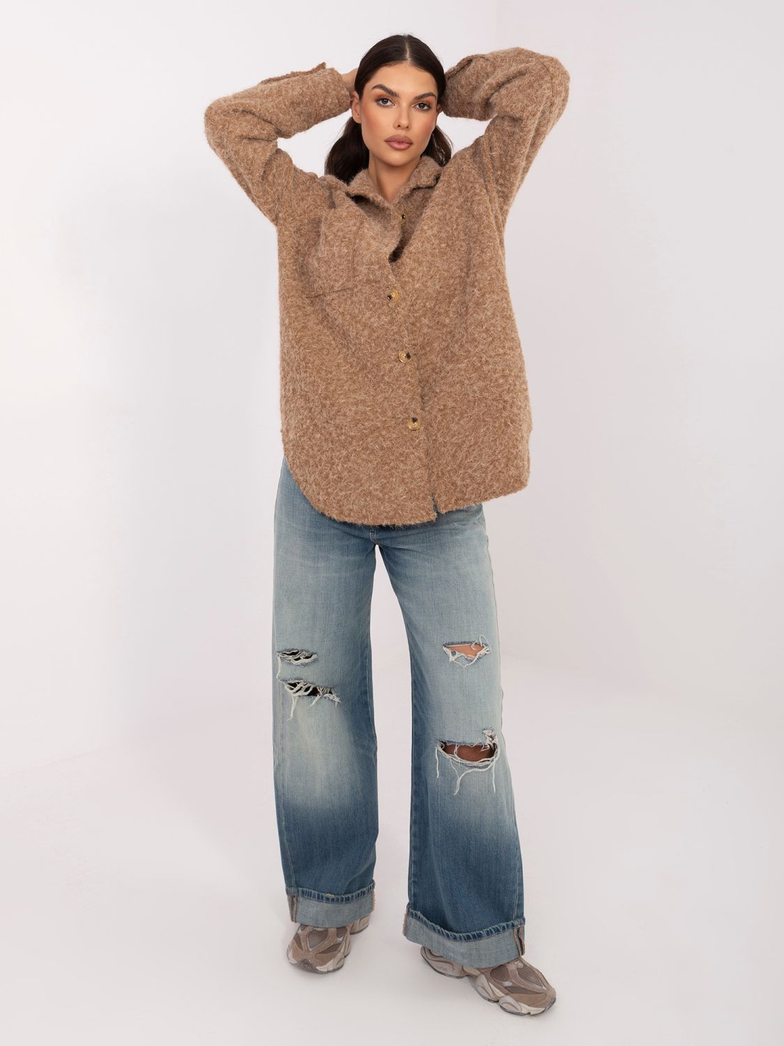 Elegantna camel jakna z ovratnikom in žepi