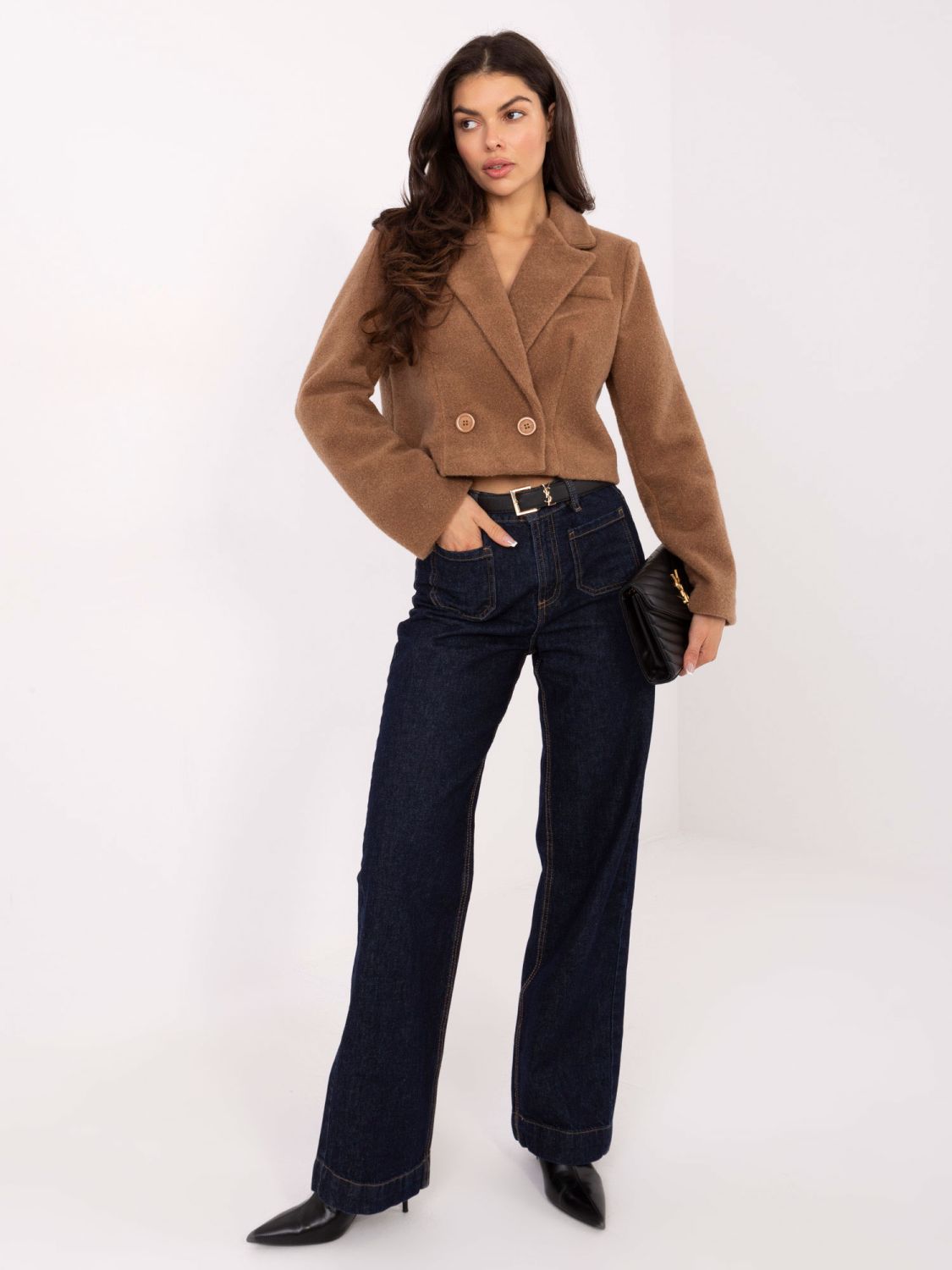 Kratek eleganten rjav plašč