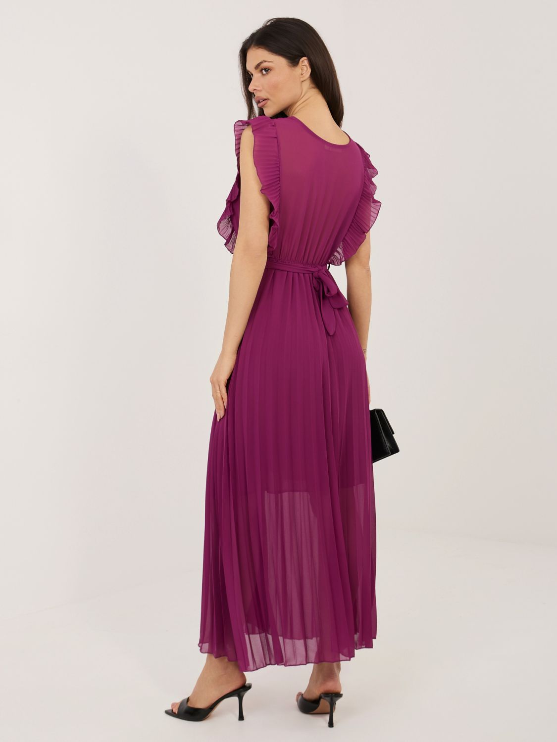 Razširjena midi obleka v temno vijolični barvi s pasom