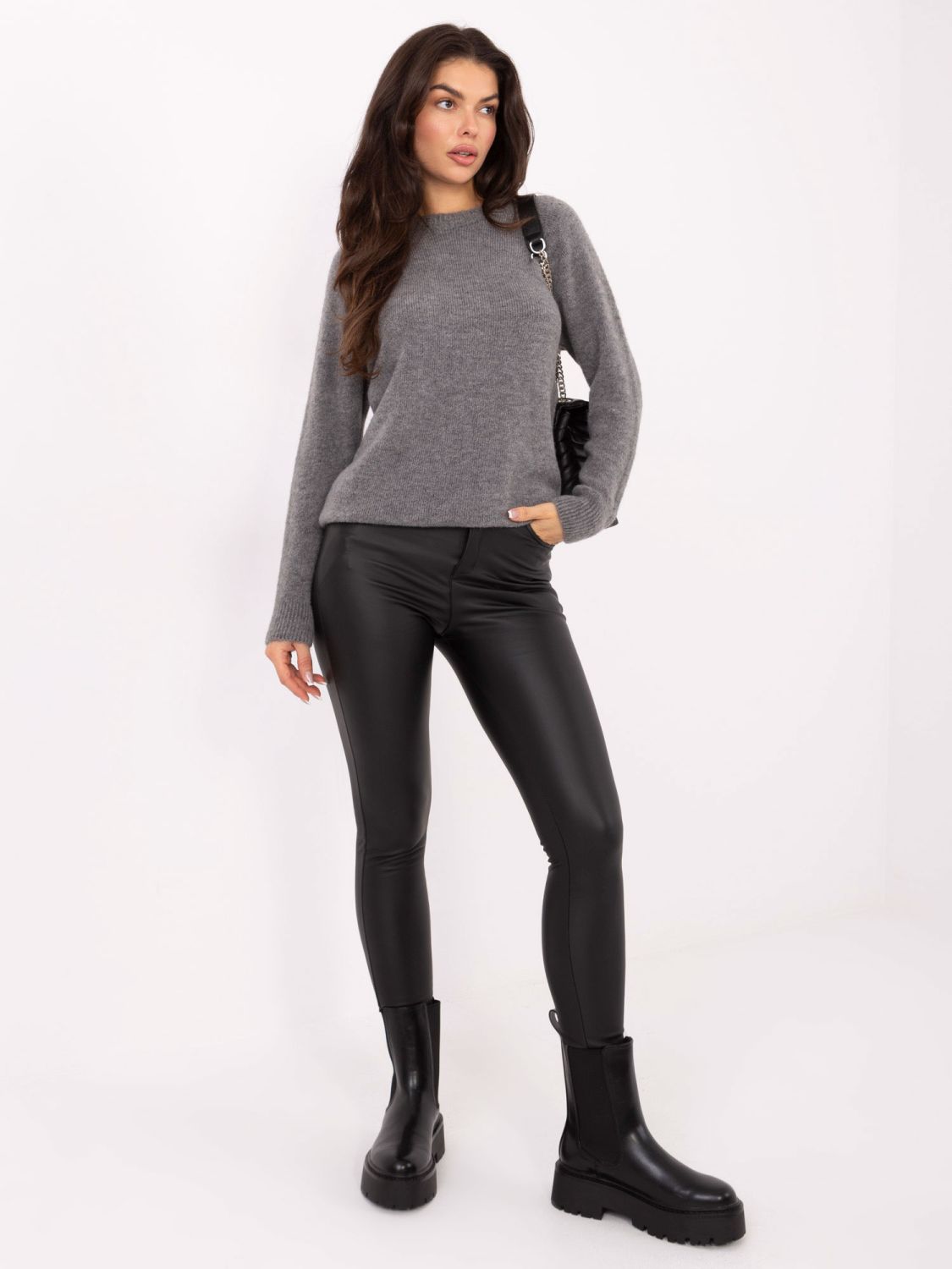 Temno siv pulover iz alpake