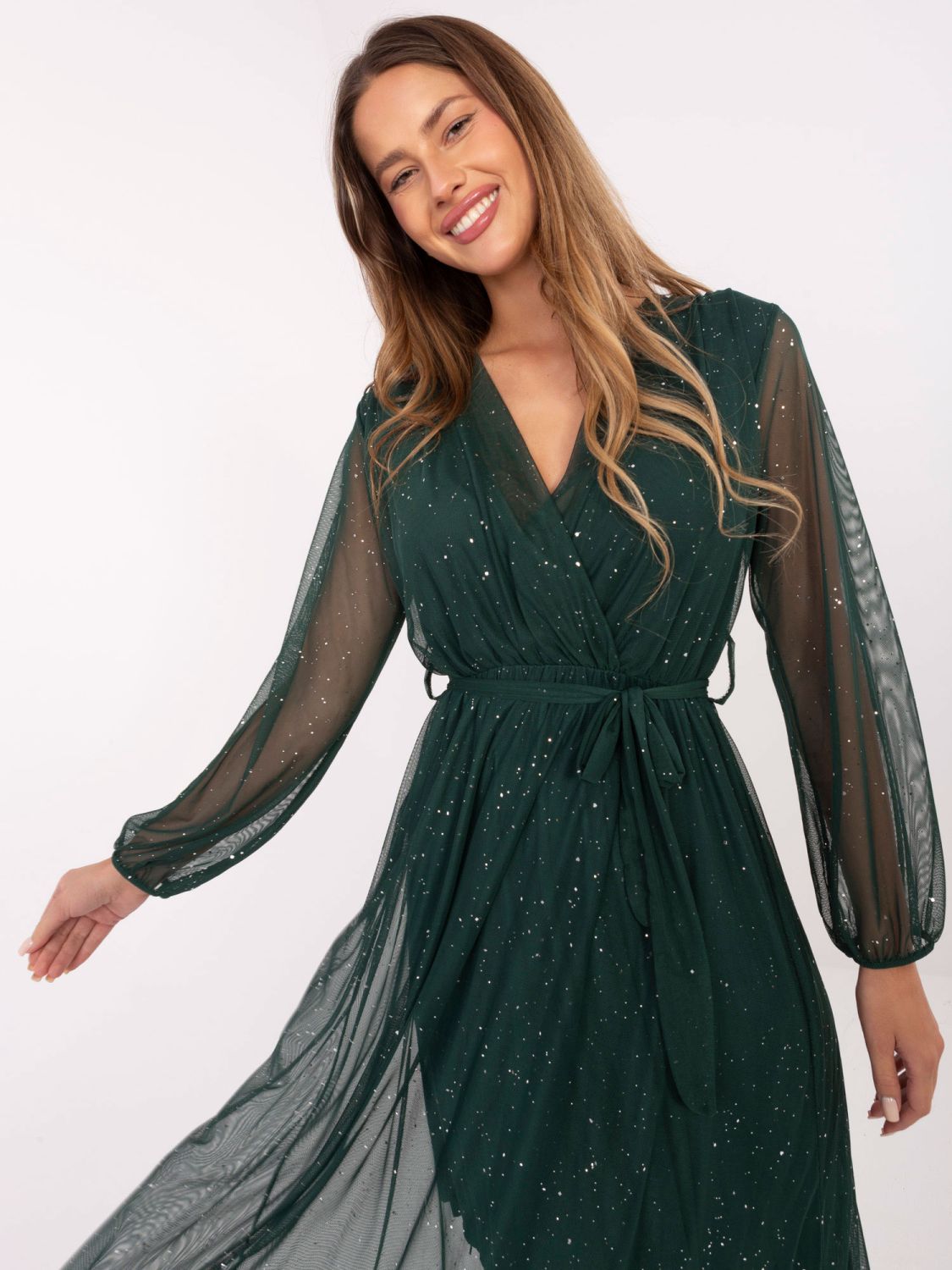 Elegantna maxi obleka s pasom v temno zeleni barvi