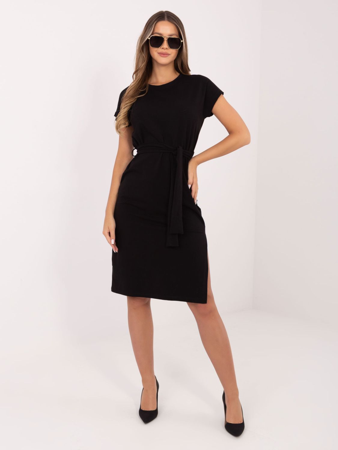 Črna bombažna poletna obleka s pasom