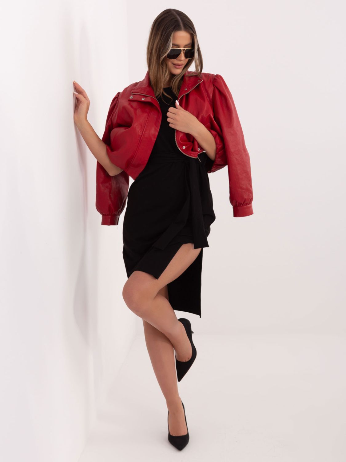 Črna bombažna poletna obleka s pasom