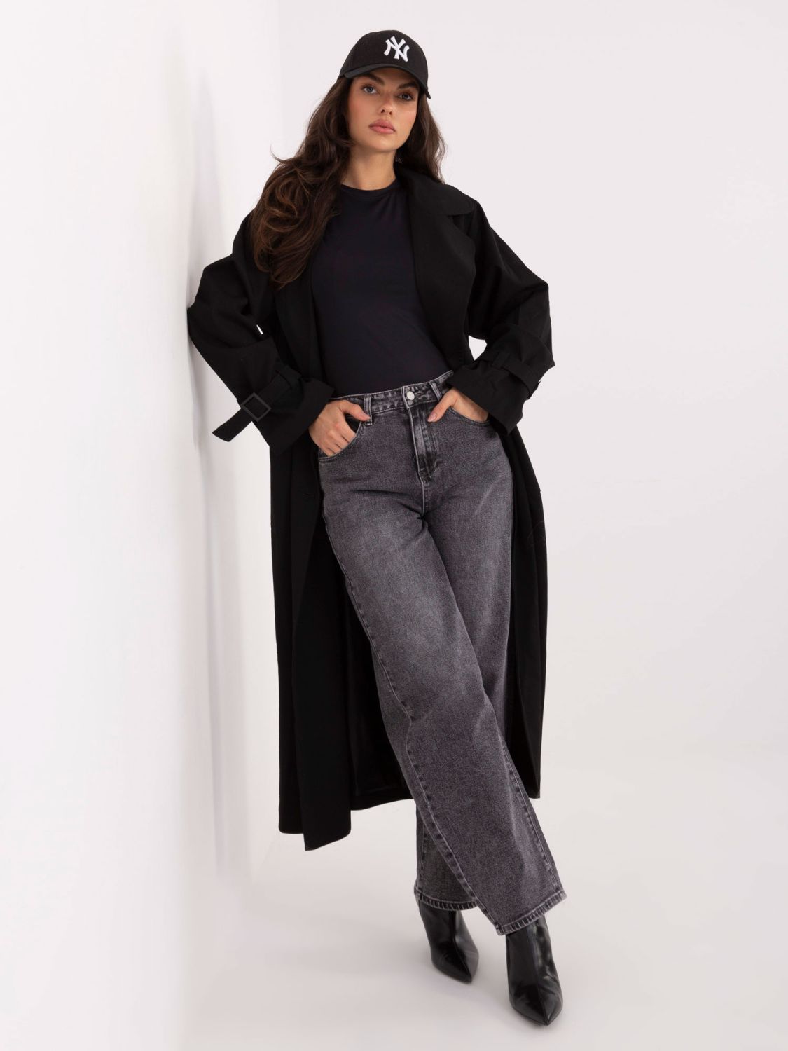 Črna gladka bluza s kratkimi rokavi