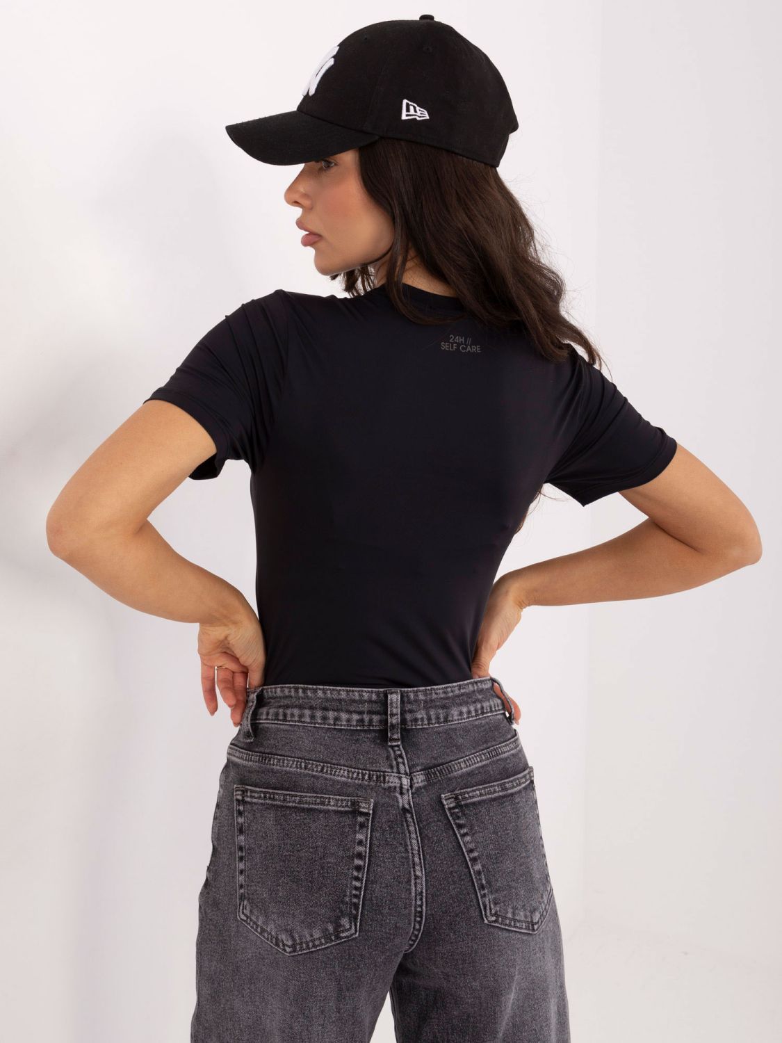 Črna gladka bluza s kratkimi rokavi