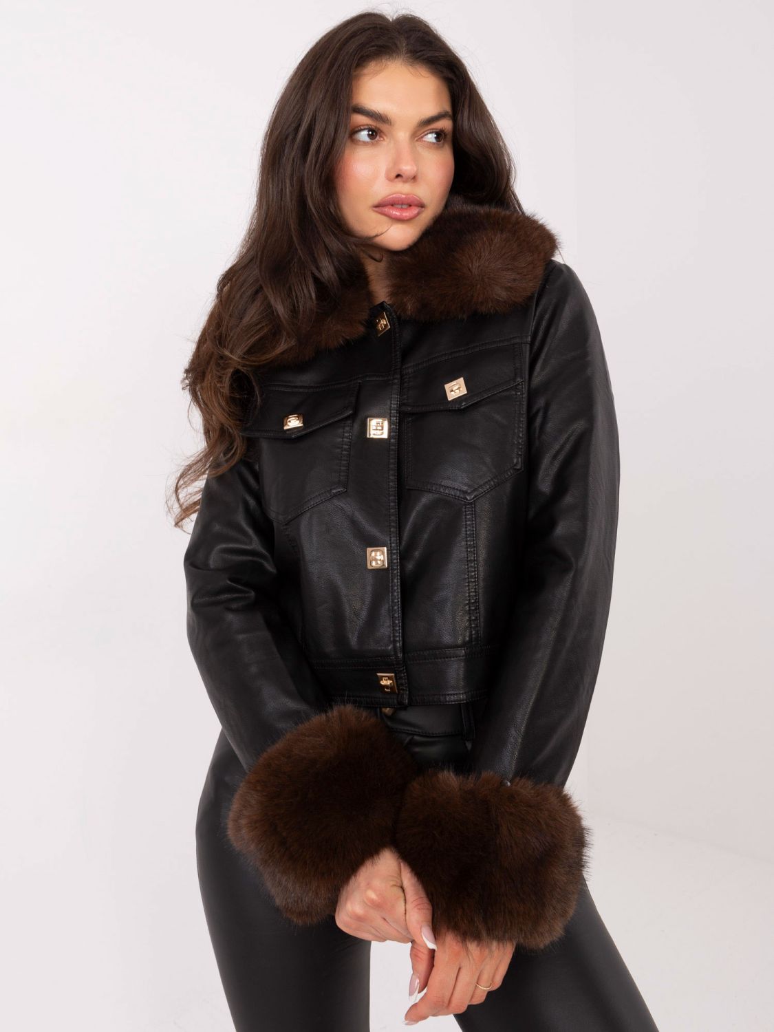 Kratka črna jakna iz umetnega usnja s podlogo