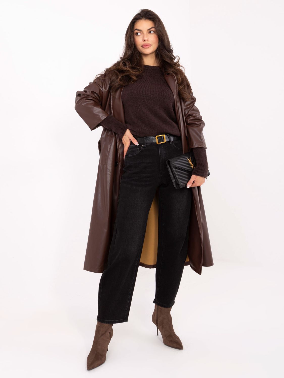 Črne balonaste kavbojke z visokim pasom in pasom