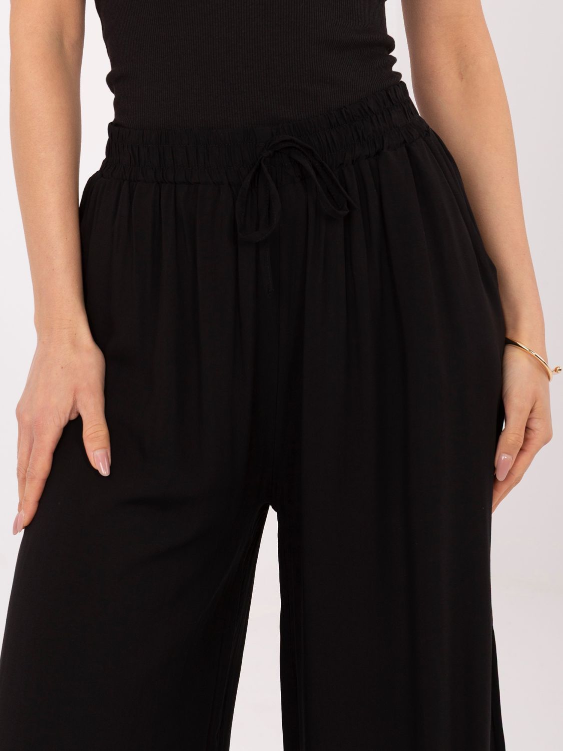 Črne palazzo hlače iz viskoze