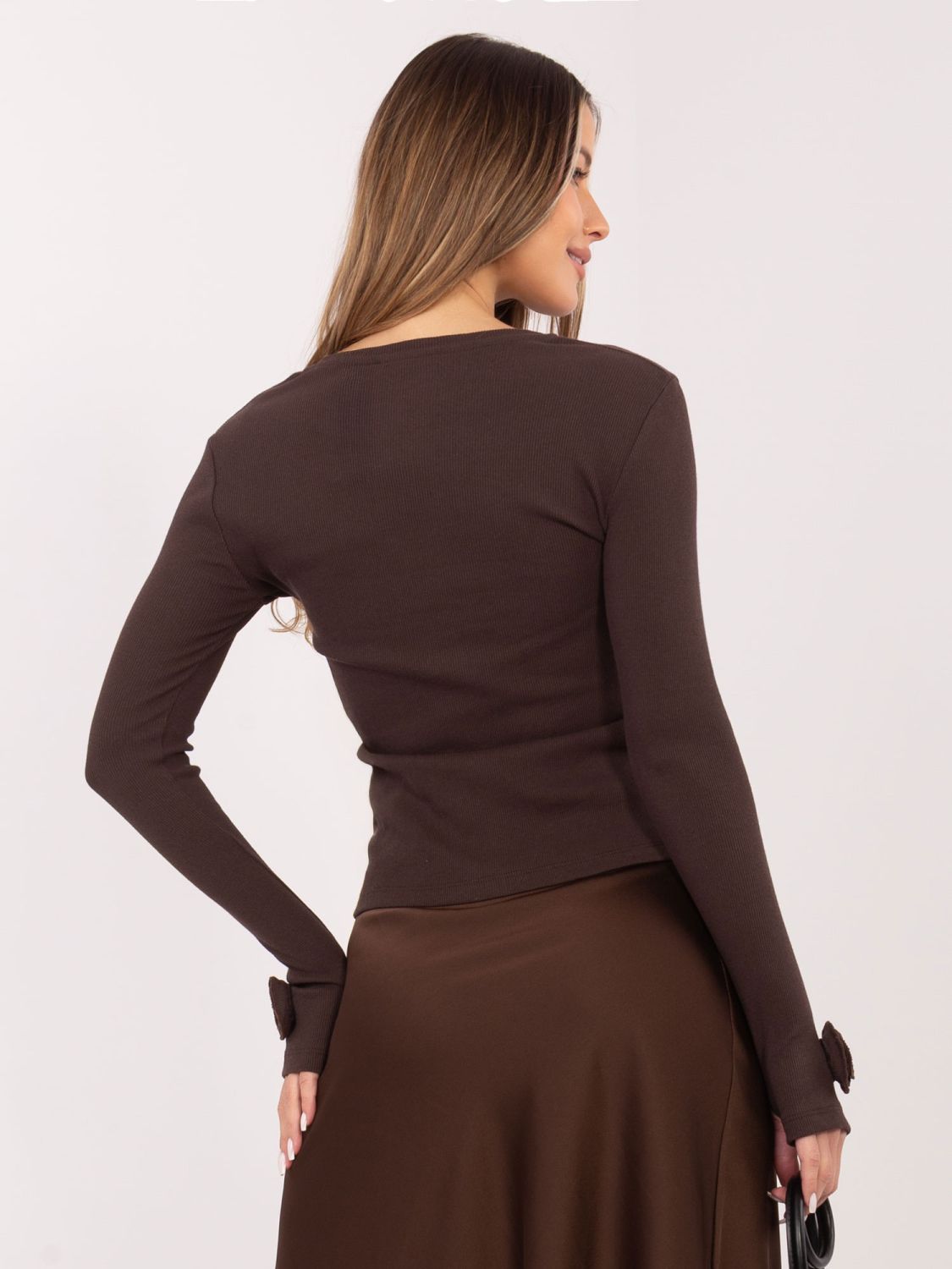 Rjava rebrasta bluza z dolgimi rokavi