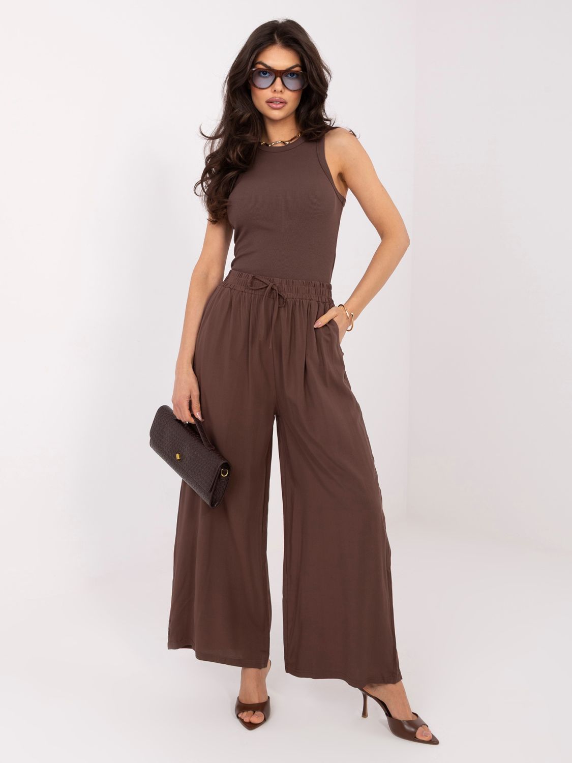 Rjav rebrast top brez rokavov