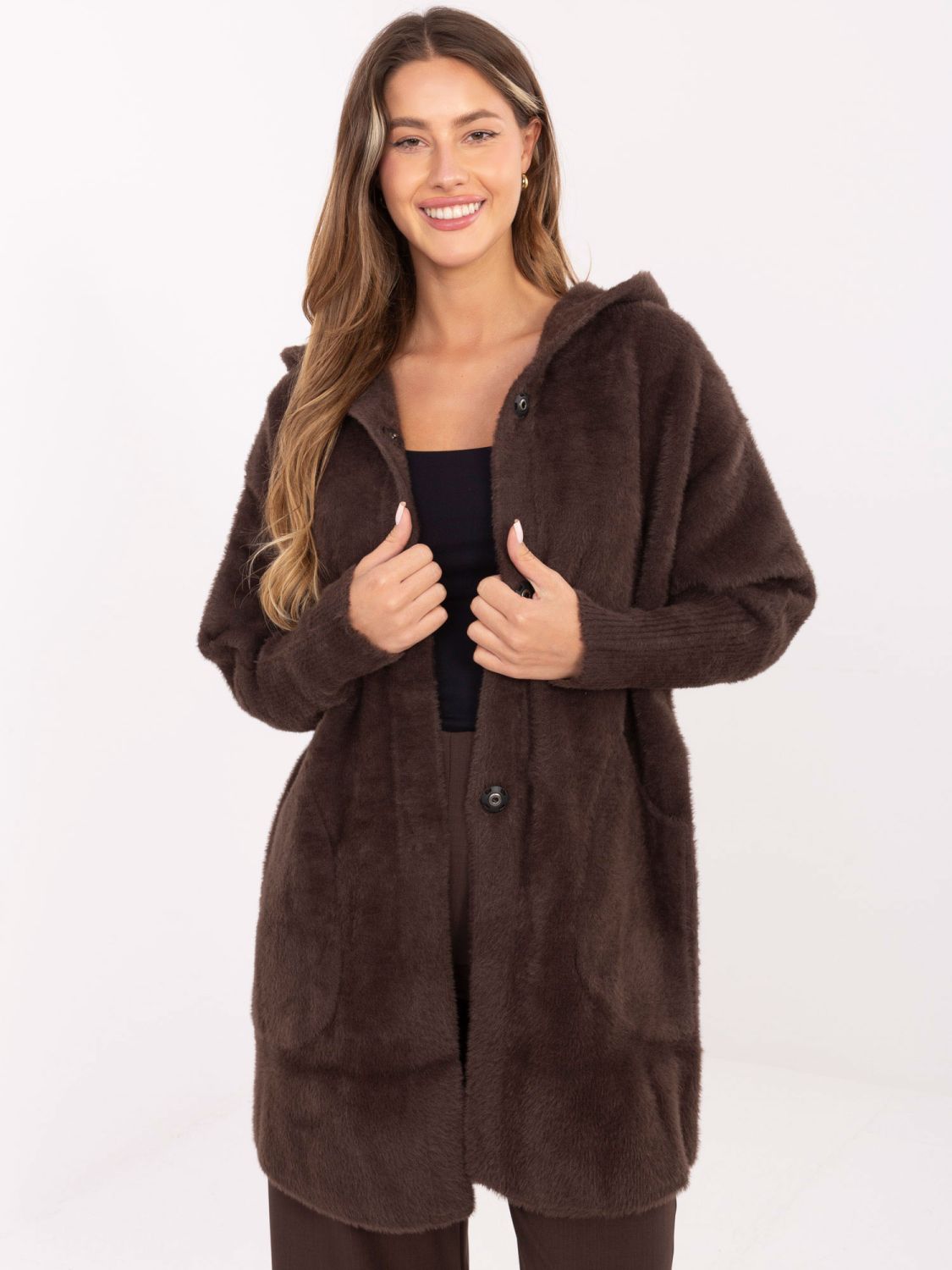 Ženski prehodni plašč s kapuco v rjavi barvi