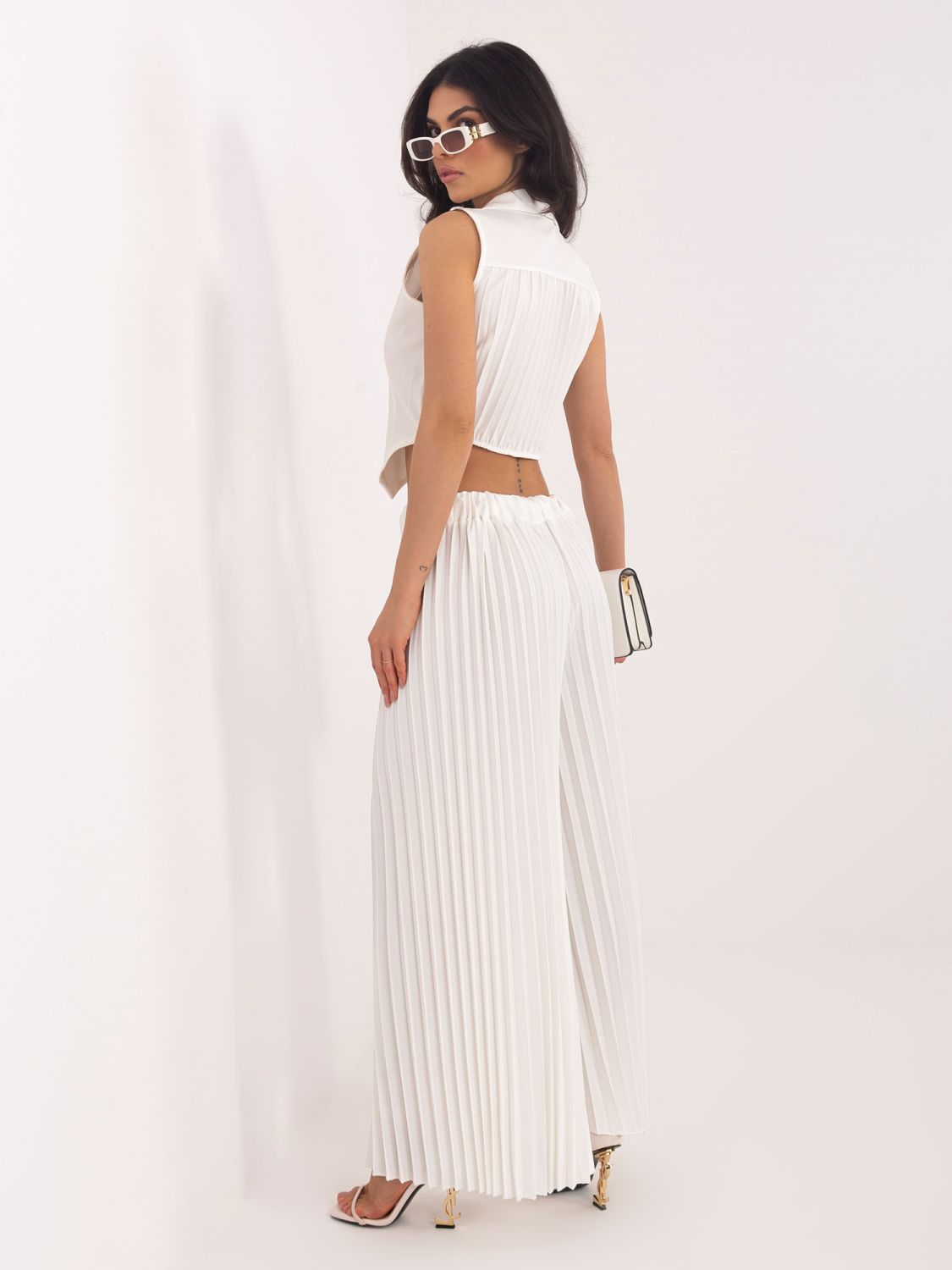 Elegantni komplet v barvi ecru – telovnik in hlače