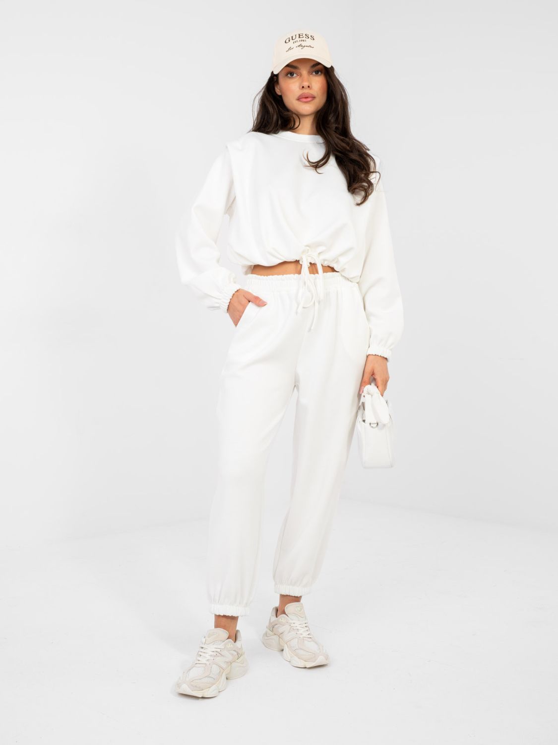 Ženski komplet v barvi ecru z zavezovanjem